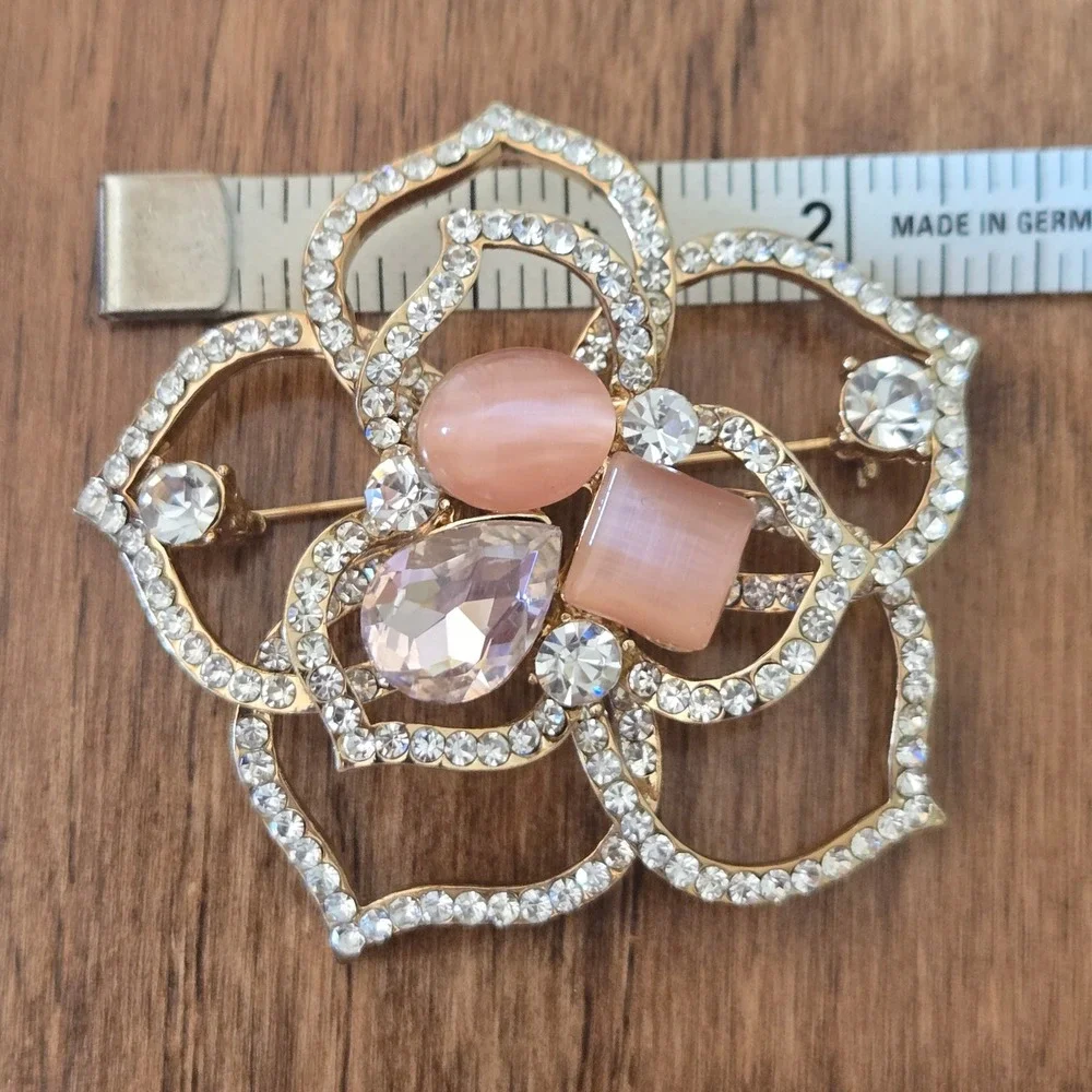 Womens Gold Tone Pink Cats Eye Rhinestone Flower Brooch Floral Petal Pin